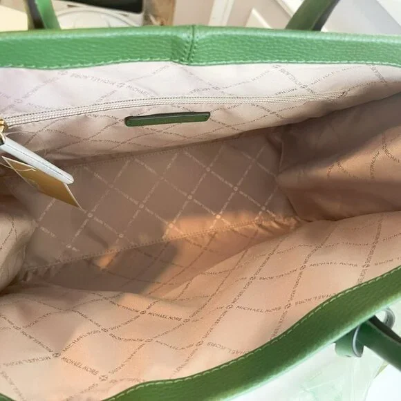 🔥NeW! Michael Kors Mirella Tote MD - Picture 3 of 6